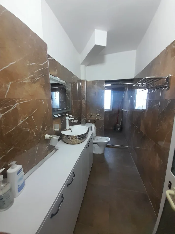 Tirane, jepet me qera Apartament 2+1 Kati 2, 90 m² 50.000 Lekë të Reja,(Vasil Shanto, Stacioni i Fundit i Tiranës Re, Tiranë)