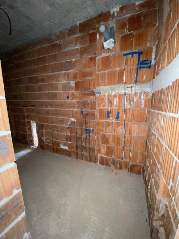 Tirane, shitet apartament 2+1 Kati 5, 172.000 € (Pranë Ish Burgut të Grave, Ali Dem)