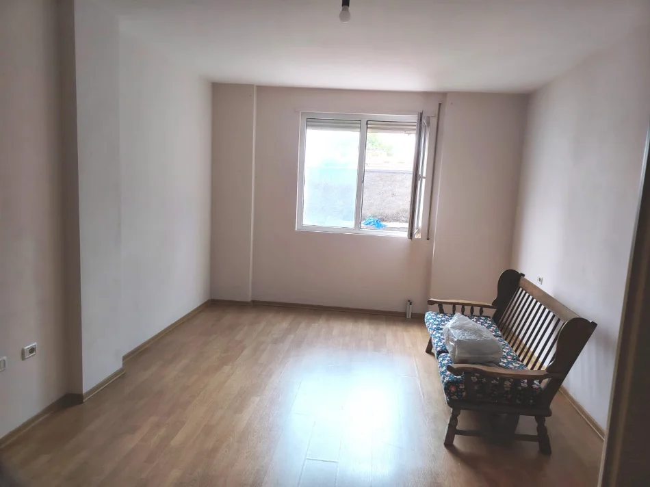 Shkoder, shitet apartament 1+1+Aneks+Ballkon Kati 2, 81 m² 120.000 € (Te Teatri Migjeni)