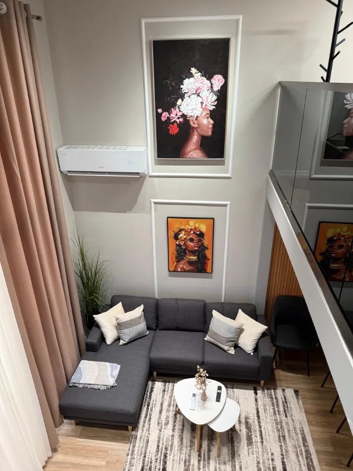 Tirane, jepet me qera apartament duplex 2+1+Ballkon Kati 1, 100 m² 600 € (KOMPLEKSI GOLDEN PARK, AMERIKAN 3)