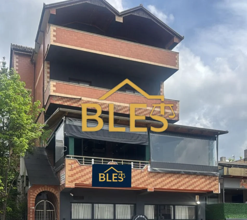Tirane, shitet Vile 3 Katshe , 730 m² 1.250.000 € 