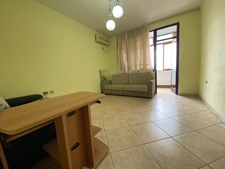 Tirane, shitet apartament 2+1+Ballkon Kati 8, 105 m² 220.000 € (Pazari i Ri)