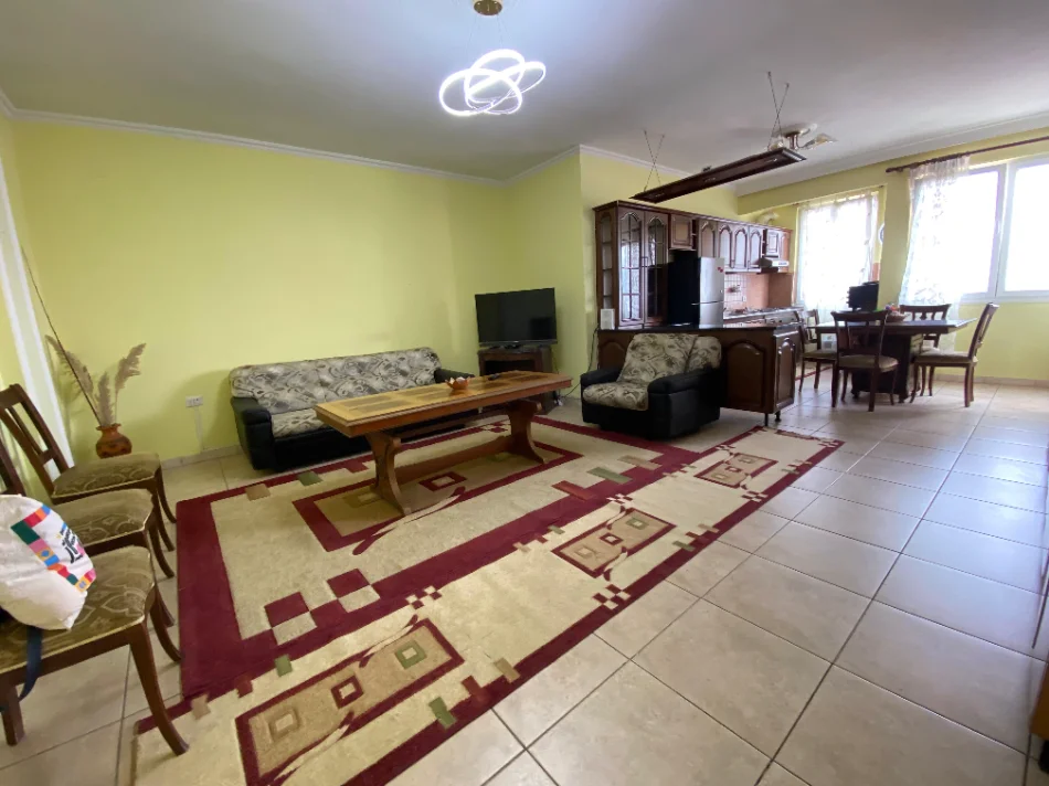 Tirane, shitet apartament 2+1+Ballkon Kati 8, 105 m² 220.000 € (Pazari i Ri)