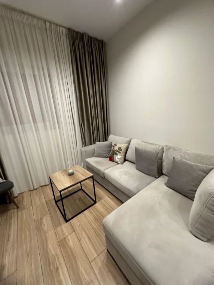 Tirane, shitet apartament 1+1+Ballkon Kati 2, 1 m² 890.001 €