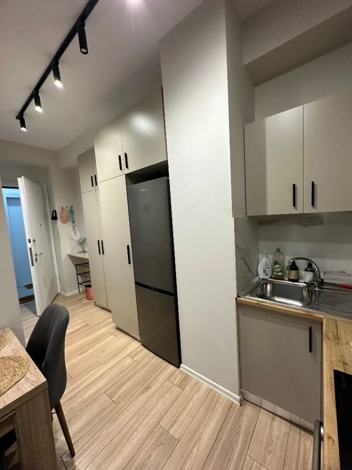 Tirane, shitet apartament 1+1+Ballkon Kati 2, 1 m² 890.001 €