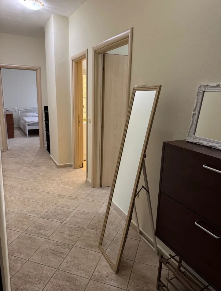 Tirane, jepet me qera 1+1 Kati 3, 550 € 