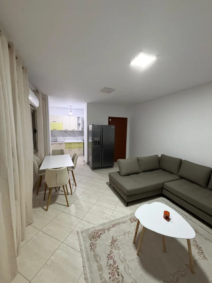 Tirane, jepet me qera Apartament 2+1 Kati 7, 107 m², Çmimi  70.000 Lekë të Reja, tek Kompleksi Gener, Rruga Jordan Misja Tiranë.
