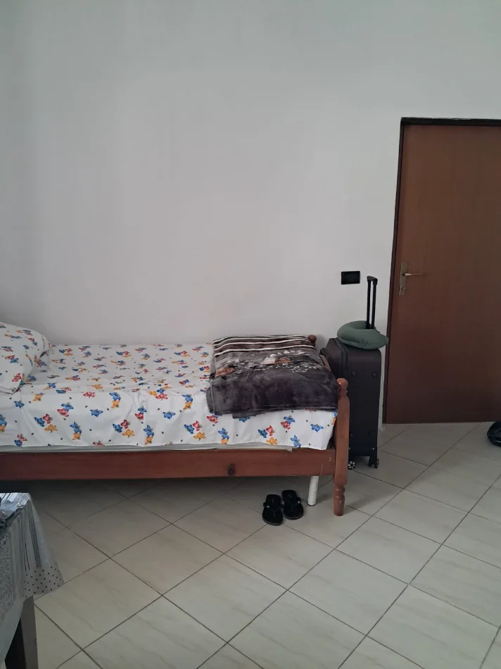 Tirane, jepet me qera apartament 1+1 Kati 2, 30 m² 231 € (Rruga 5 maji)