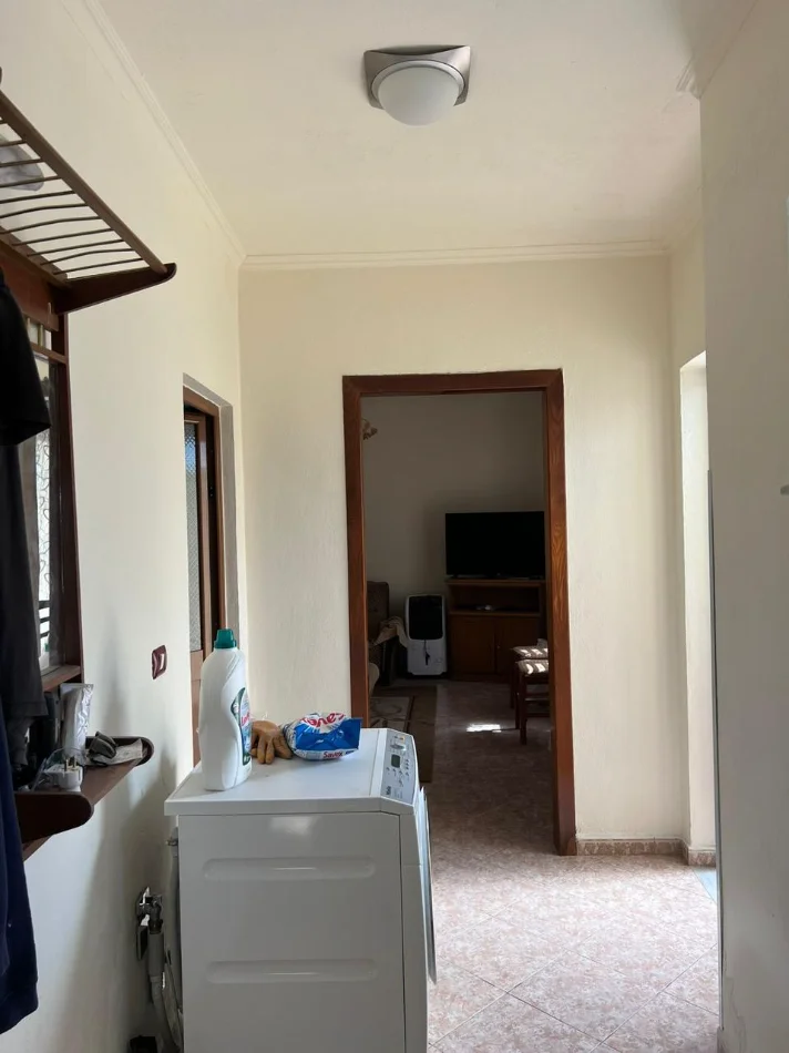Tirane, jepet me qera apartament 1+1 Kati 1, 420 € (Jordan Misja)