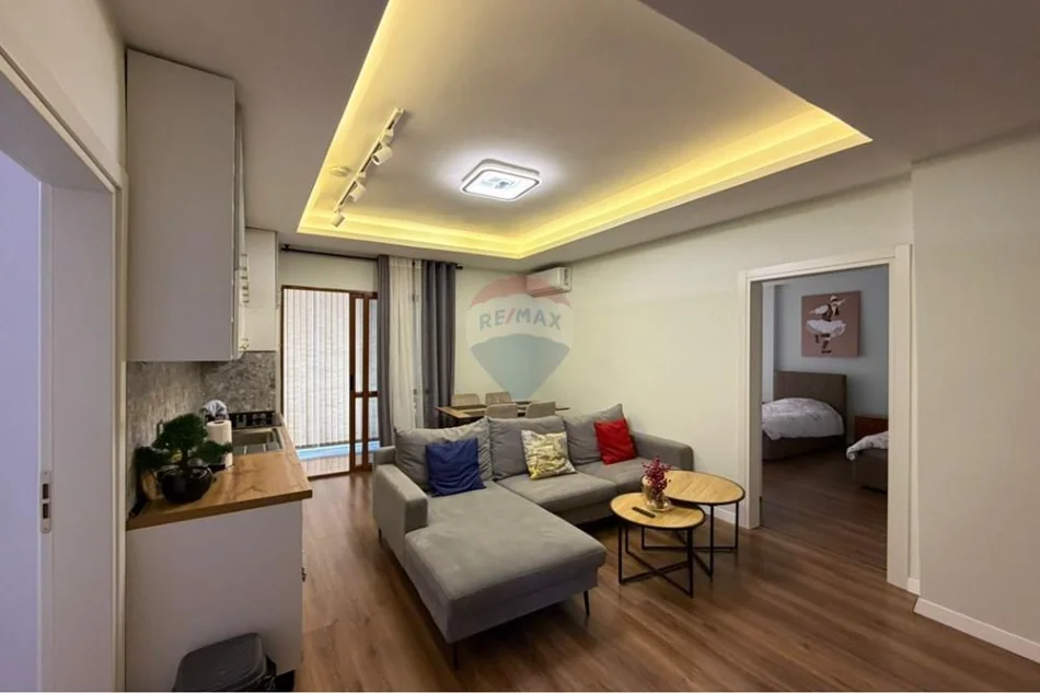 Apartament - Për Qira - Vila Gold, Tiranë