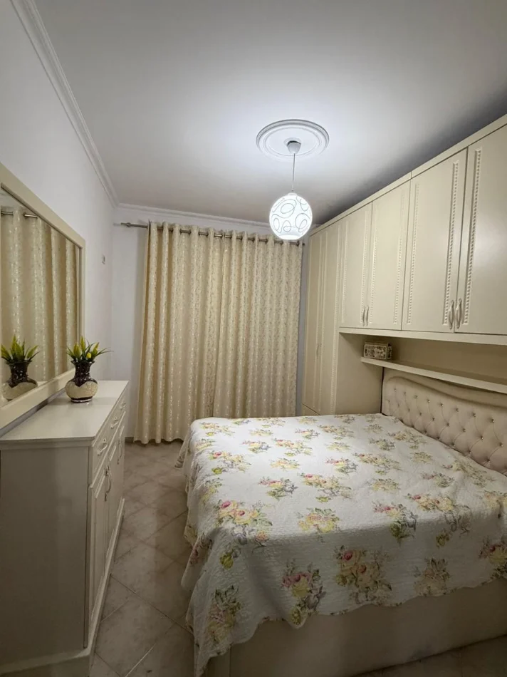 Tirane, jepet me qera apartament 1+1 Kati 6, 450 € (Astir)