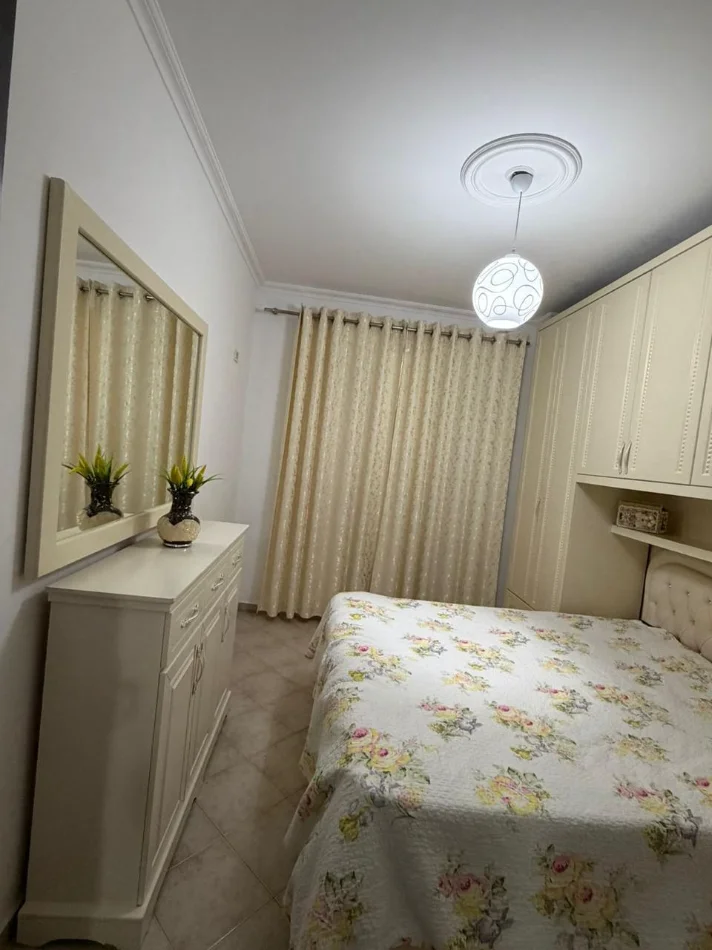 Tirane, jepet me qera apartament 1+1 Kati 6, 450 € (Astir)