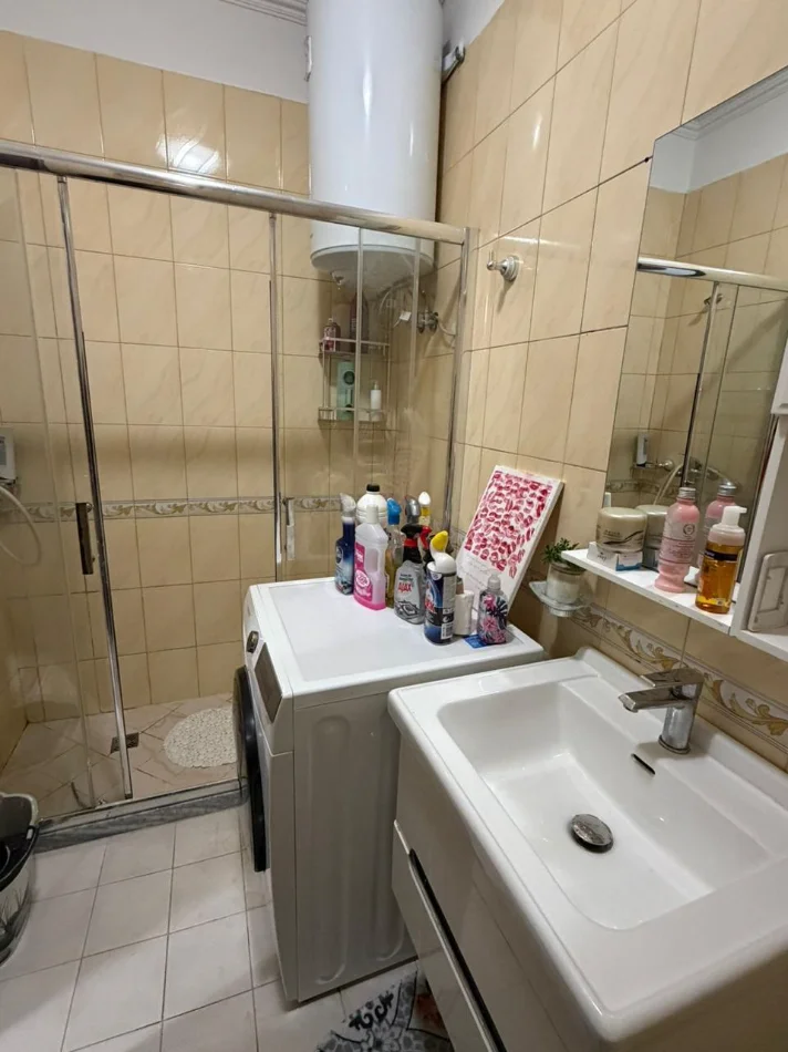 Tirane, jepet me qera apartament 1+1 Kati 6, 450 € (Astir)