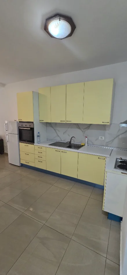 Tirane, shitet apartament 1+1+Ballkon Kati 3, 65 m² 117.900 € (Rezidenca kodra e diellit)