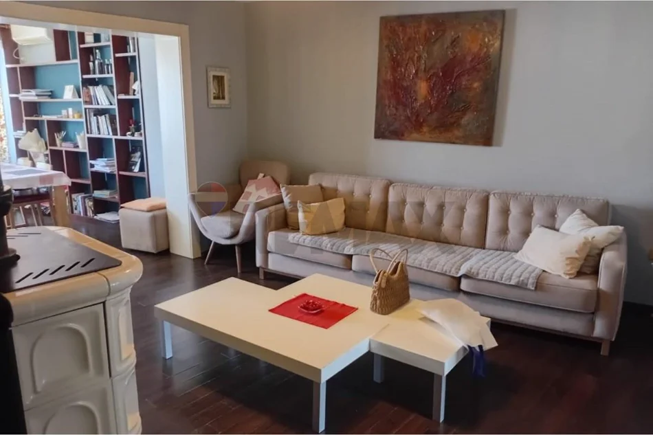 Apartament - Për Qira - Vila Gold, Tiranë