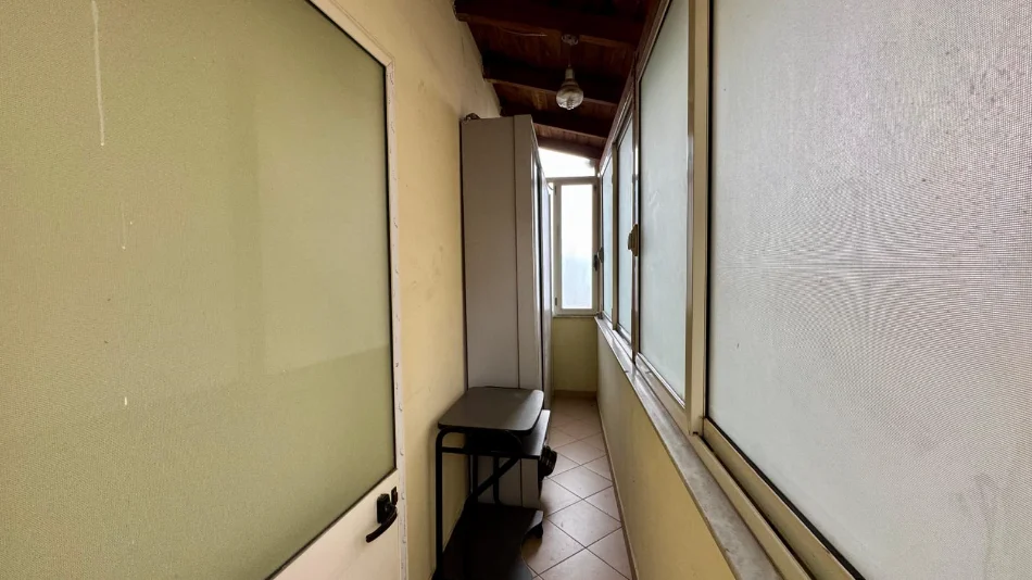 Shqiperi, jepet me qera apartament 2+1+Ballkon Kati 2, 85 m² 700 € (Rruga Bill Klinton)