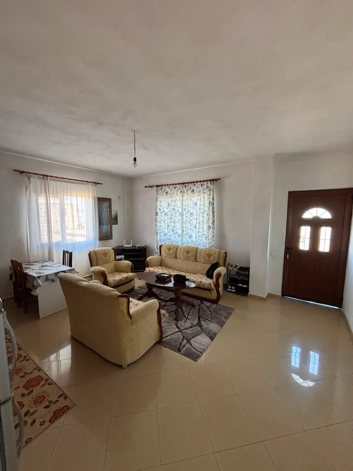 Tirane, jepet me qera apartament 1+1+Ballkon Kati 3, 75 m² 350 € (Rruga "Fuat Toptani" (Siper Vilave Gjermane ))