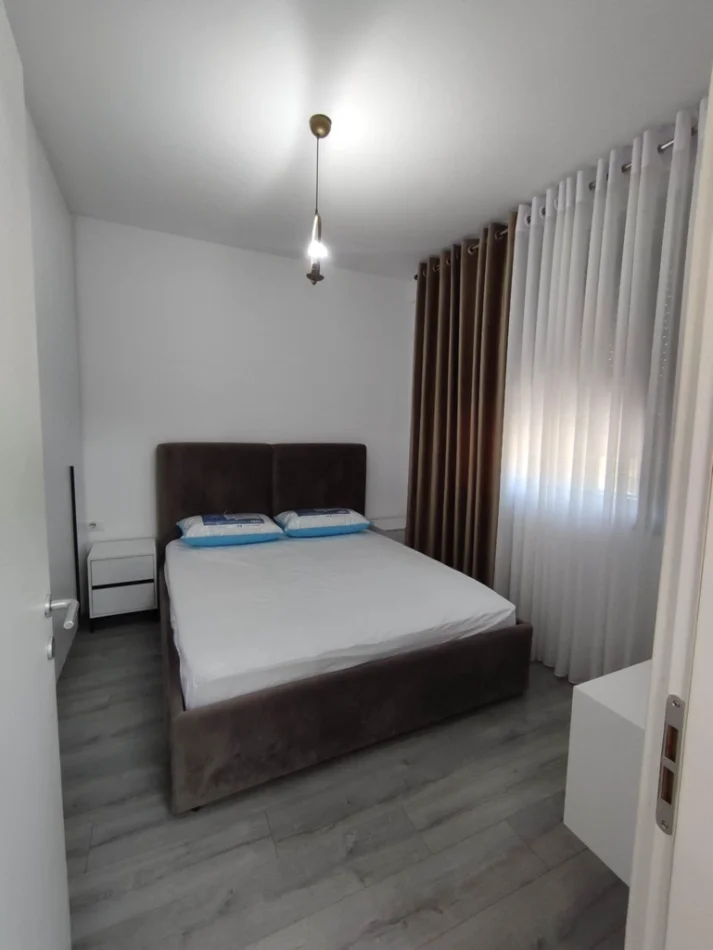 Tirane, jepet me qera Apartament 1+1, Kati 1 Banim, Mobiluar, Çmimi 47.000 Lekë te Reja, në Yzberisht, Tiranë