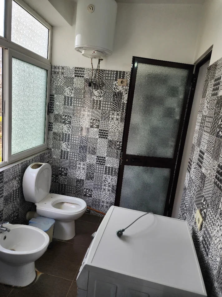 Tirane, jepet me qera garsonier 1+1 Kati 0, 40 m² 270 € (Ish Dogana)