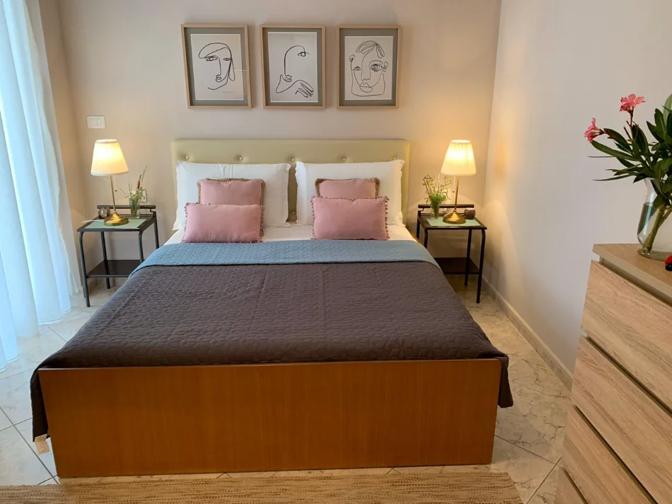 Tirane, jepet me qera apartament 2+1+Aneks Kati 5, 98 m² 1.000 € (Rruga e Elbasanit)