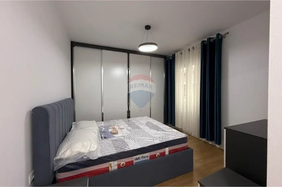 Apartament 2+1+2 Për Qira në Fresk