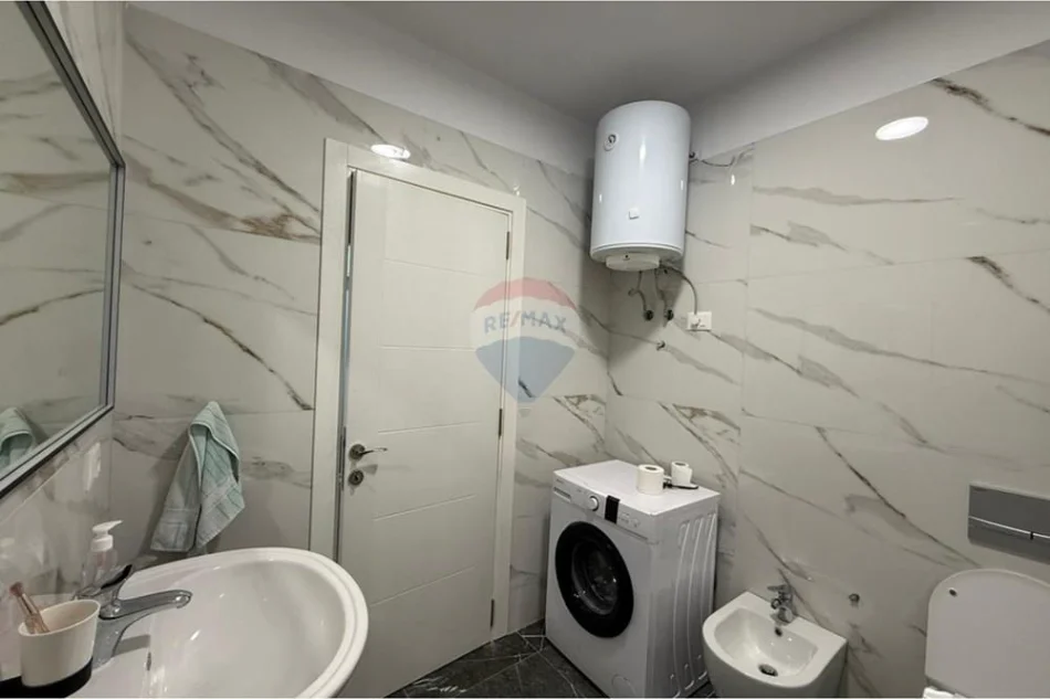 Apartament 2+1+2 Për Qira në Fresk