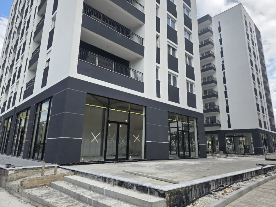 Tirane, shitet ambjent biznesi , 101 m² 365.000 € (Paskuqan)