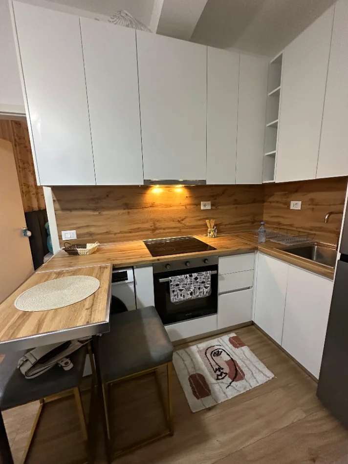 Tirane, jepet me qera apartament 1+1 Kati 1, 38 m² 360 € (Pasho Hysa, Mangalem)