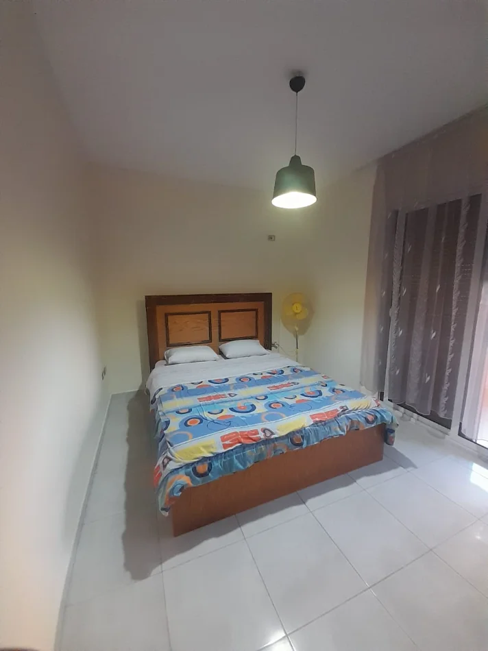 Tirane, jepet me qera Apartament 3+1+2 Tualete, Kati 2, 95 m², Çmimi 45.000 Lekë të Reja, (Pranë Resorant Freskut, Tiranë.)