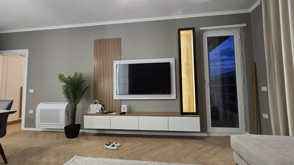 Tirane, jepet me qera apartament 2+1+Ballkon Kati 7, 90 m² 550 € 