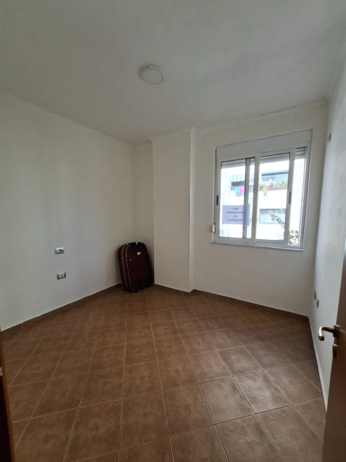 Tirane, shitet apartament 3+1+Aneks+Ballkon Kati 1, 135 m² 185.000 € (YZBERISHT)