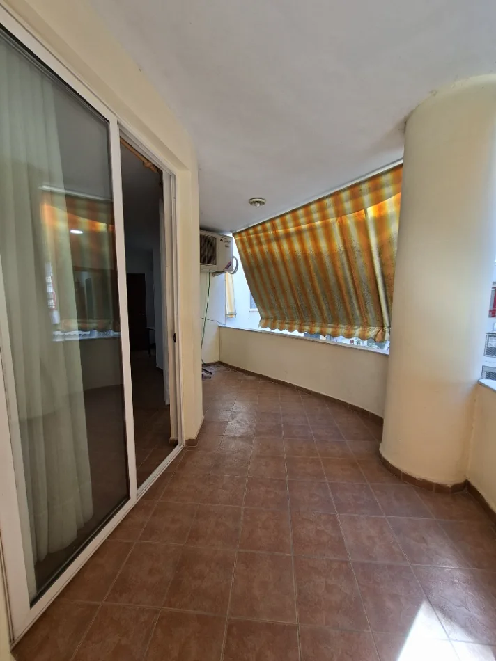 Tirane, shitet apartament 3+1+Aneks+Ballkon Kati 1, 135 m² 185.000 € (YZBERISHT)