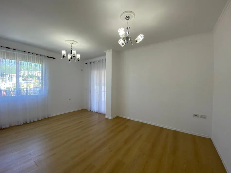 Tirane, shitet apartament 2+1+Ballkon Kati 2, 74 m² 142.002 € (Fresk)