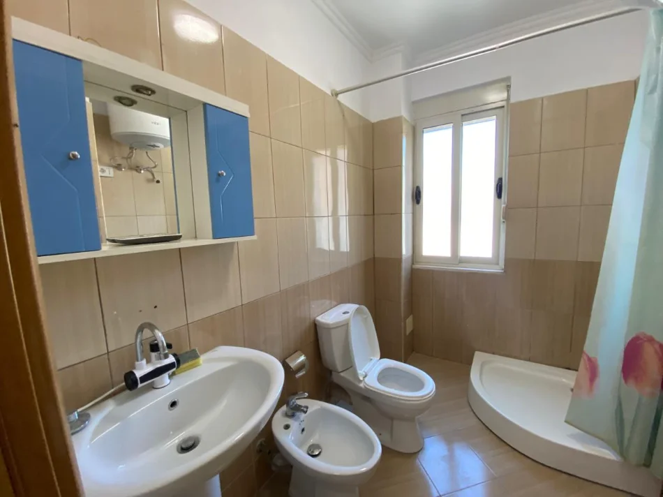 Tirane, shitet apartament 2+1+Ballkon Kati 2, 74 m² 142.002 € (Fresk)