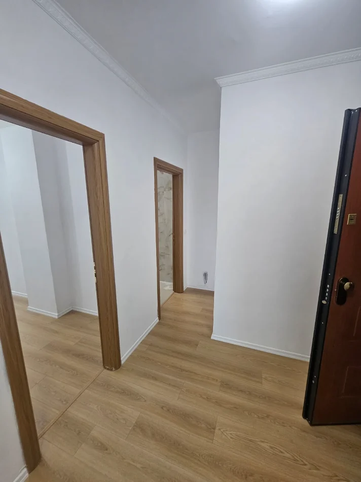 Tirane, shitet apartament 2+1+Ballkon Kati 2, 74 m² 