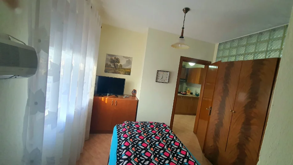 Tirane, jepet me qera Apartament 1+1 Kati 8, 40 m²,Çmimi  35.000 Lekë të Reja, Pranë Concord Center, tek 5 Maj, Tiranë.