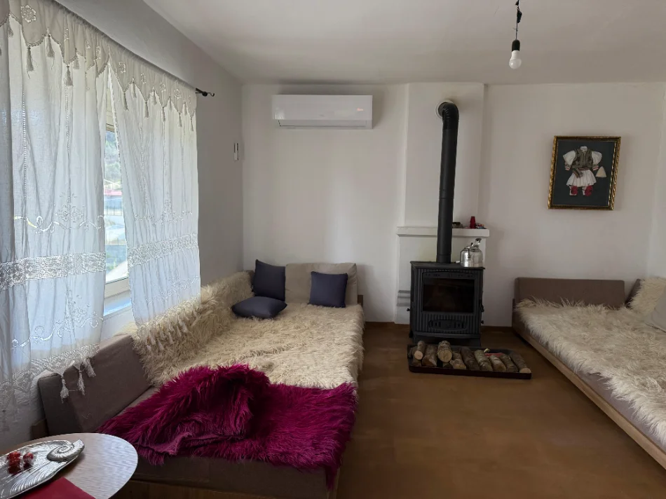 Tirane, jepet me qera shtepi Vile 1 Katshe Kati 0, 142 m² super cmim, Berzhite  (rruga mujarakeve)