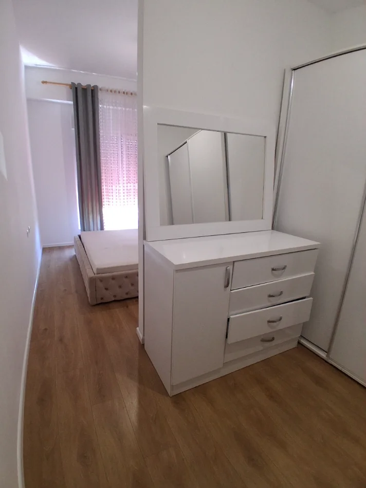 Tirane, jepet me qera apartament 2+1+Ballkon Kati 2, 80 m² 520 € (Pasho Hysa, Kaimi)