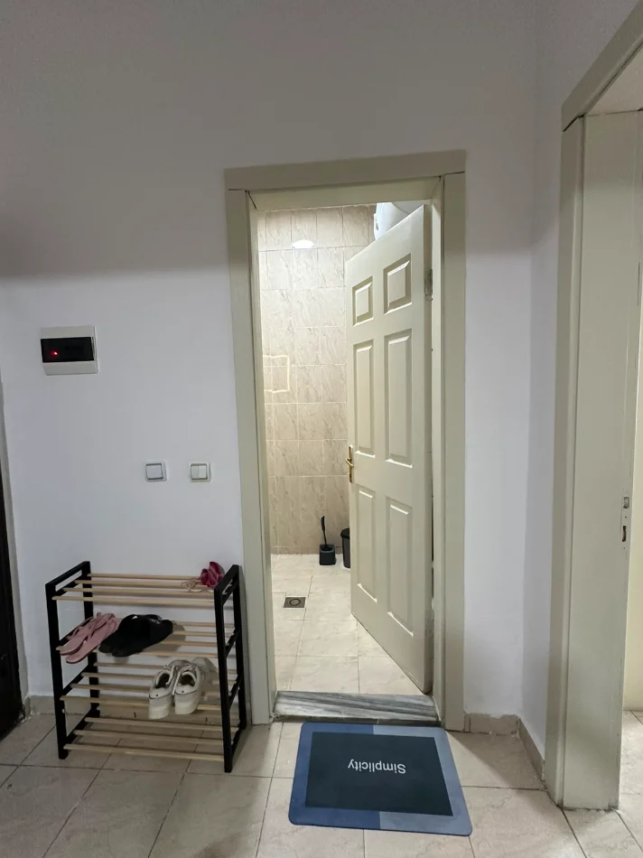 Tirane, jepet me qera apartament 2+1+Ballkon Kati 5, 80 m² 520 € (Don bosko)