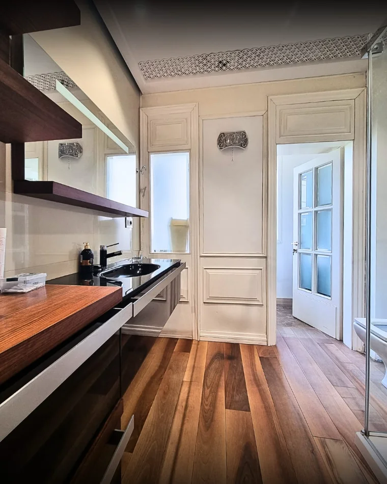 Tirane, jepet me qera apartament 1+1+Ballkon Kati 2, 70 m² 601 € 