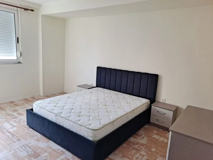 Tirane, jepet me qera apartament 2+1 Kati 3, 85 m² 550 € (rruga siri kodra)
