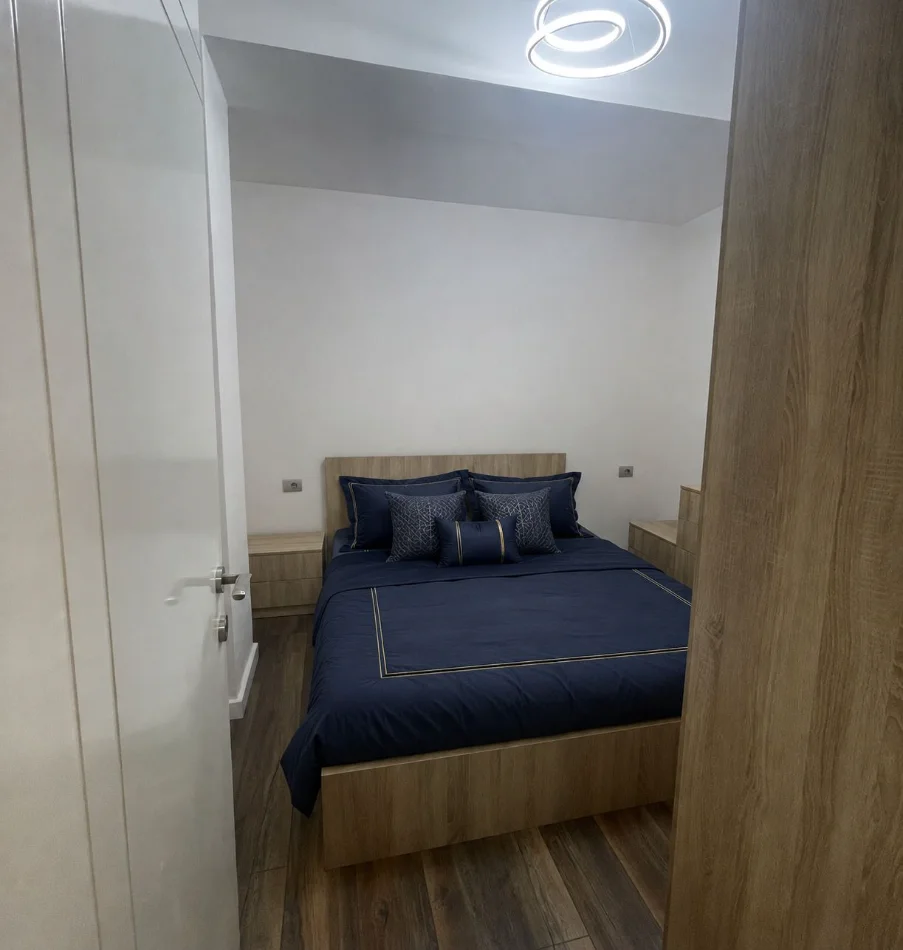 Tirane, jepet me qera Apartament 1+1 Kati 3, 60 m²,Çmimi  50.000 Lekë të Reja,(Rruga Arkitekt Sinani, Brryl, Tiranë.)