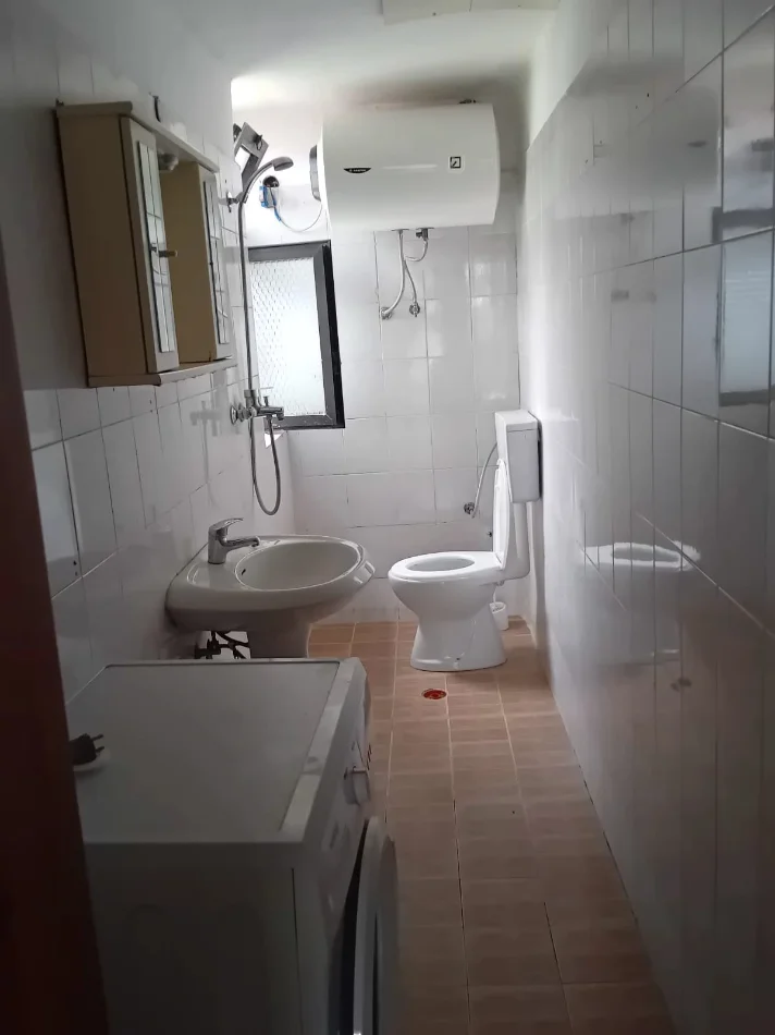 Tirane, jepet me qera apartament 1+1+Aneks+Ballkon Kati 3, 70 m² 295 € (Rruga Mihal Grameno)