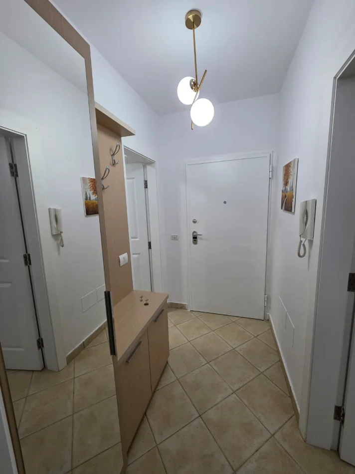 Tirane, jepet me qera apartament 1+1+Ballkon Kati 4, 62 m² 650 € 