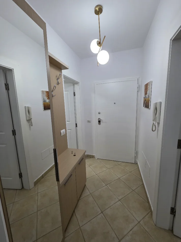 Tirane, jepet me qera apartament 1+1 Kati 4, 62 m² 650 € (Ish Ekspozita)