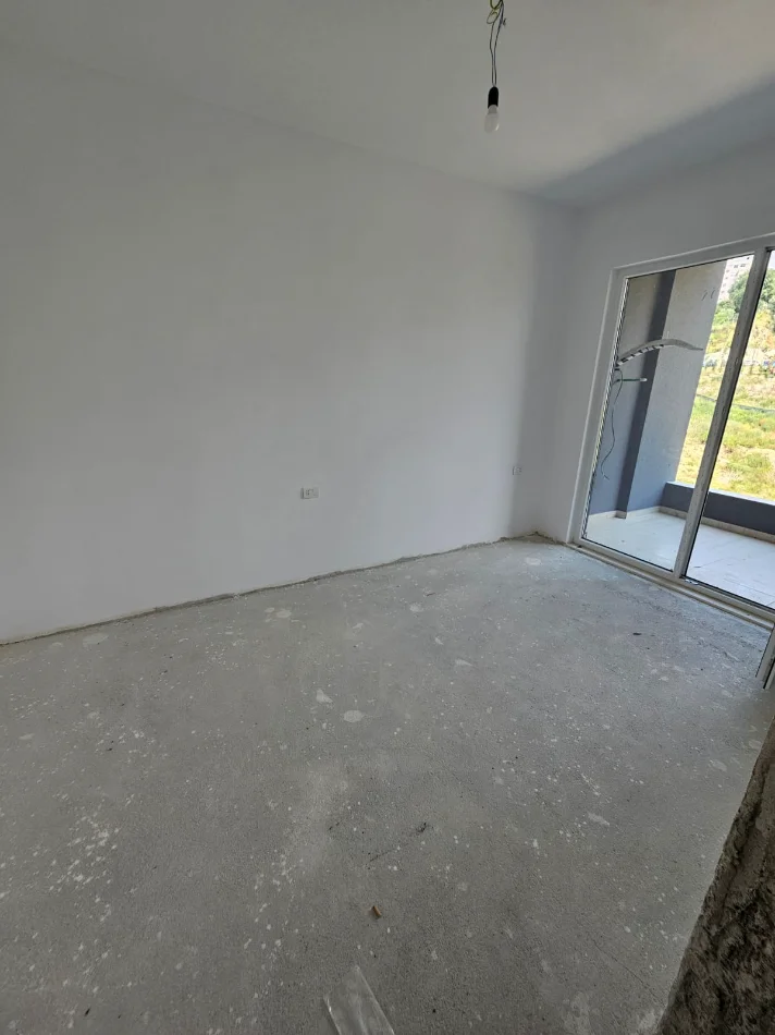 Tirane, shitet apartament 2+1+Ballkon , 89 m² 142.000 € (Muraga, Fresk)