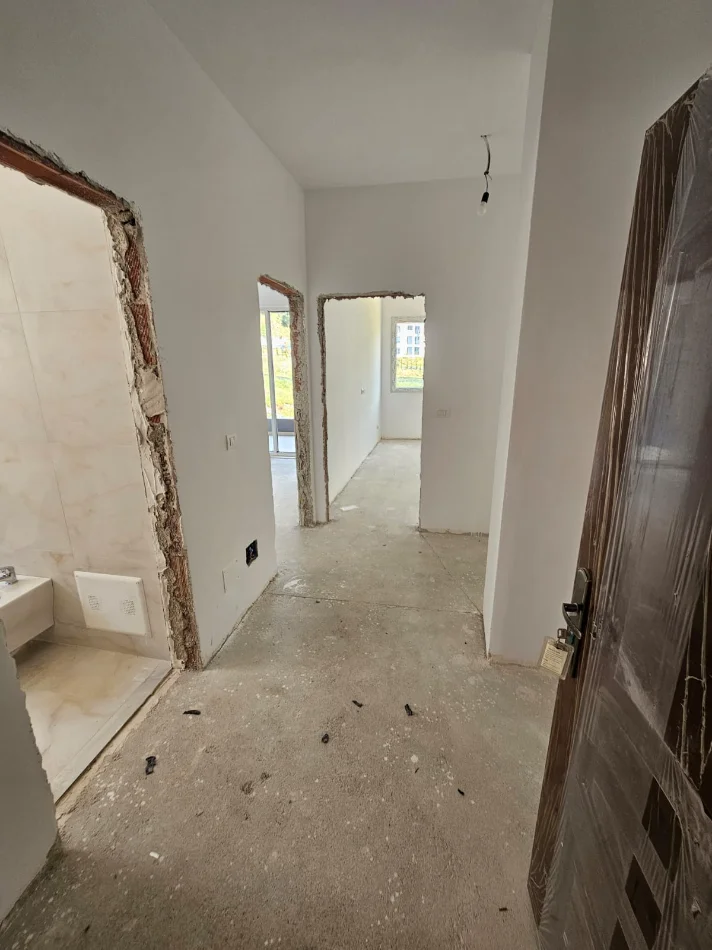 Tirane, shitet apartament 2+1+Ballkon , 89 m² 142.000 € (Muraga, Fresk)
