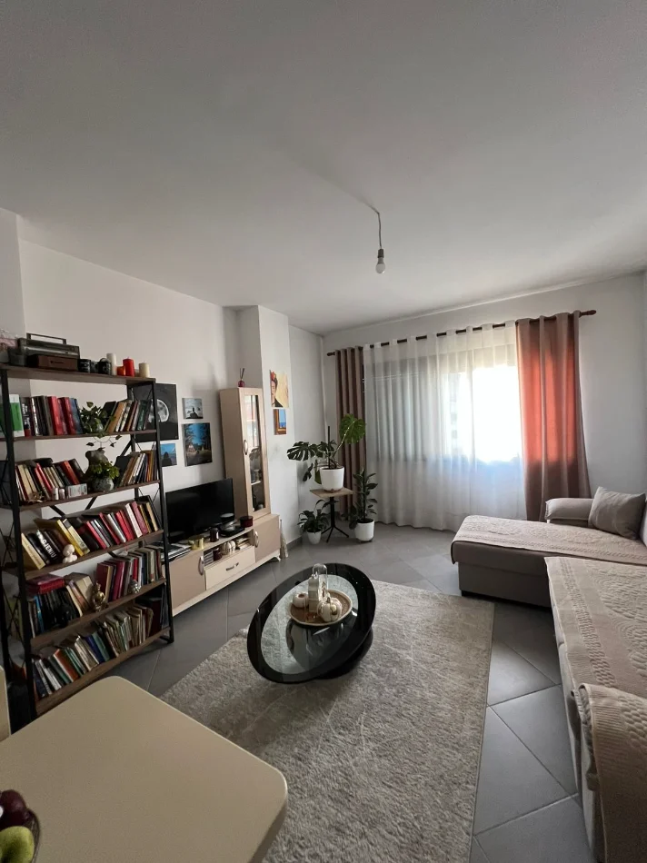 Tirane, jepet me qera apartament 1+1+Aneks+Ballkon Kati 6, 70 m² 350 € (astir , unaza e re , rruga teodor keko)