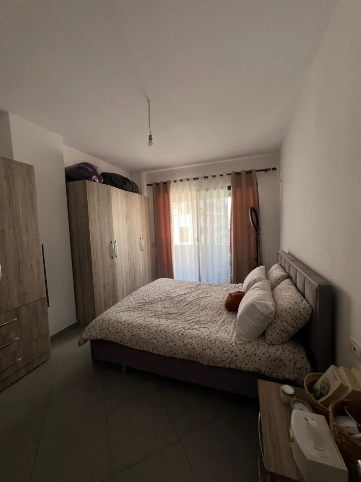 Tirane, jepet me qera apartament 1+1+Aneks+Ballkon Kati 6, 70 m² 350 € (yzberisht)