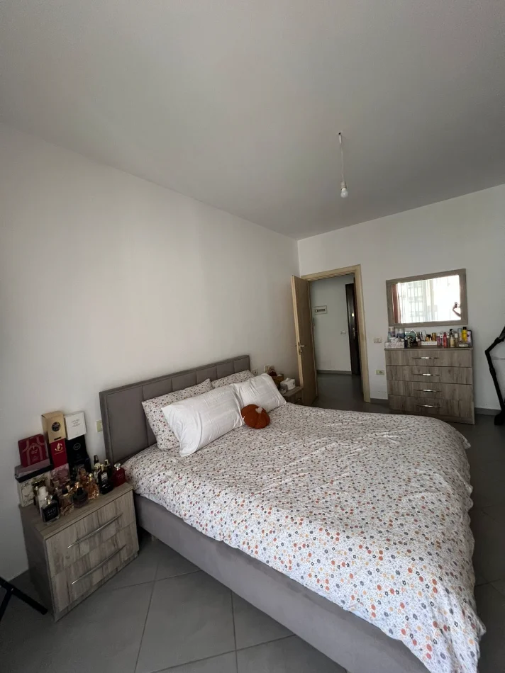 Tirane, jepet me qera apartament 1+1+Aneks+Ballkon Kati 6, 70 m² 350 € (Bulevardi Migjeni,kompleksi Molla)